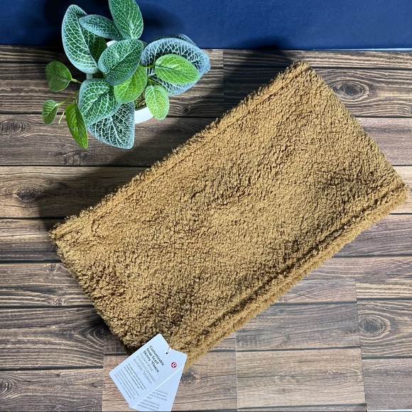 Lululemon Customizable Snap Scarf Skinny *Fleece NWT Bold Beige - Picture 1 of 11